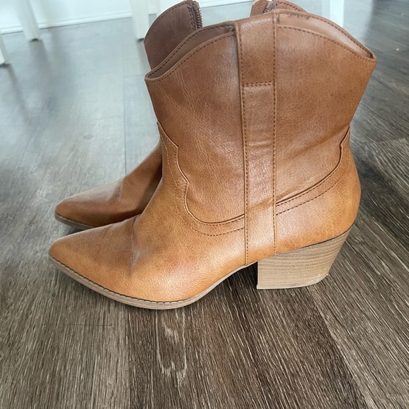 Women's Tan Ankle Boots - Picture 1 of 5